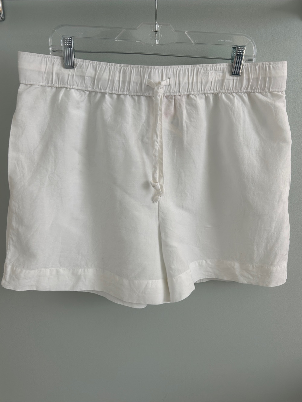Vineyard Vines White High-Waist Linen Drawstring Shorts